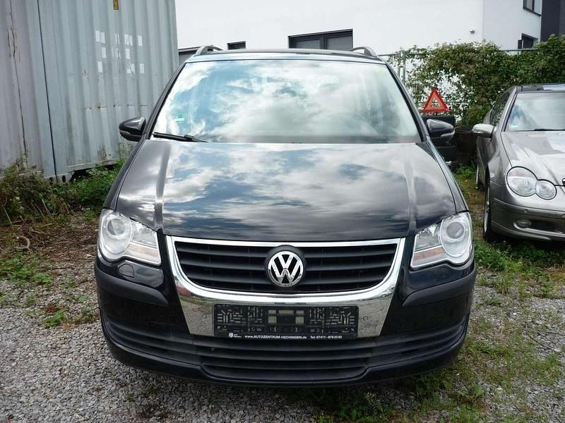 Schwarz Gebraucht 2009 VW Touran Van / Kleinbus | 3.395 € (Superpreis) - Bild 1/4