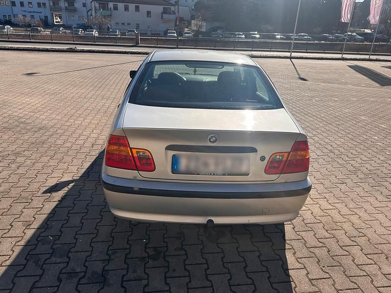 Gebraucht BMW 318 116 PS (85 kW) 2002 Silber Limousine