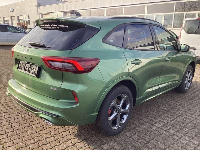 Neu Ford Kuga ST-Line X 242 PS (177 kW) 2025 Grün SUV