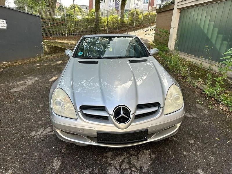 Silber Gebraucht 2007 Mercedes SLK200 Cabrio | 4.950 € (Superpreis) - Bild 1/4