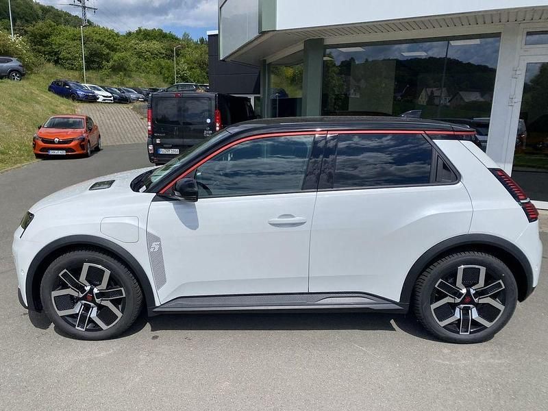 Neu Renault 5 E-Tech Urban 77 kW (106 PS) 2025 Weiß Limousine