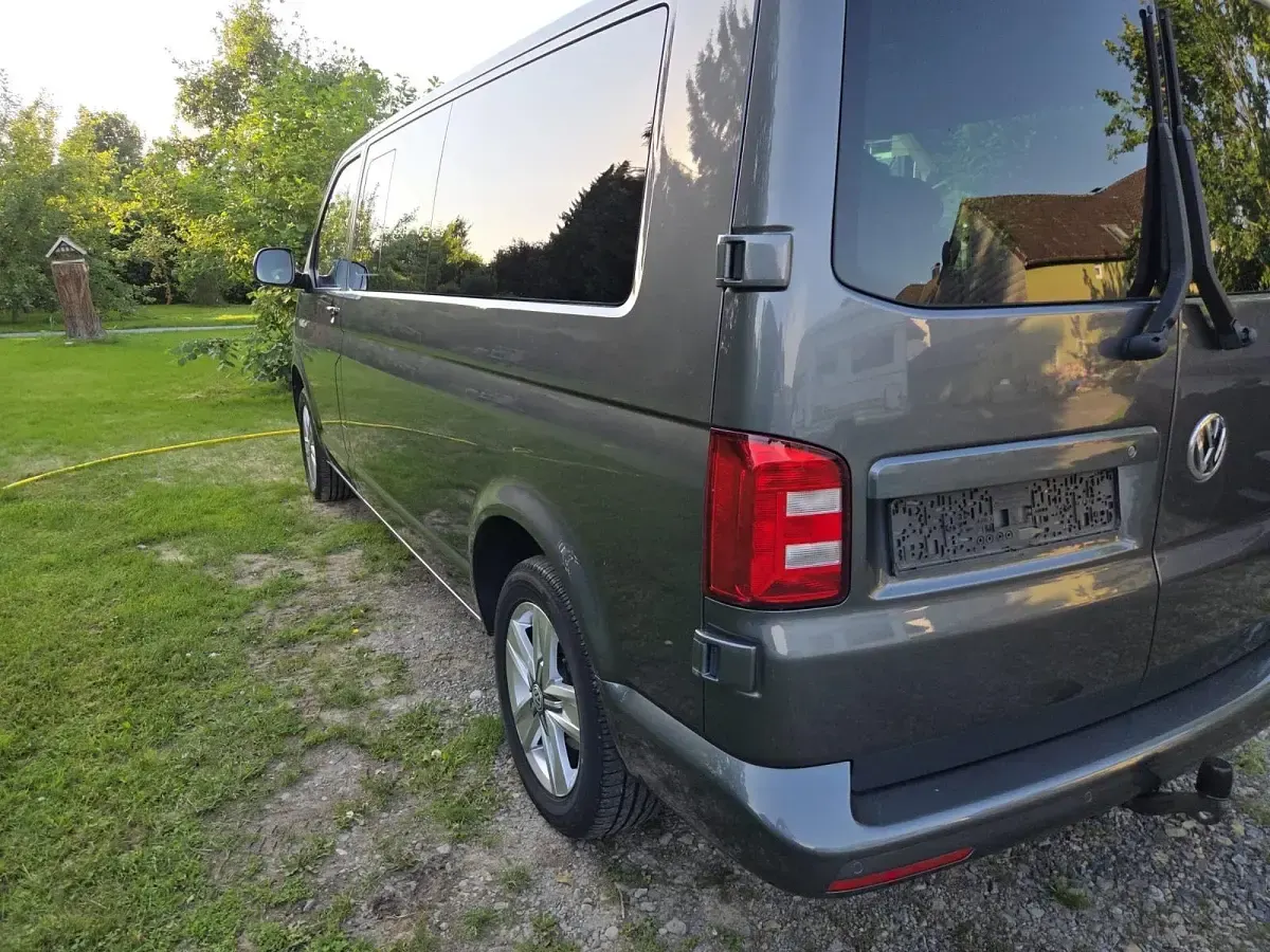 Gebraucht VW Multivan 204 PS (150 kW) 2018 Grau Van / Kleinbus