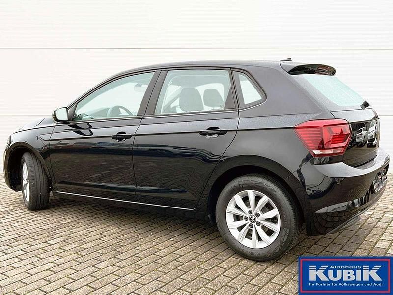 Gebraucht VW Polo Highline 95 PS (69 kW) 2021 Deep black perleffekt Kleinwagen