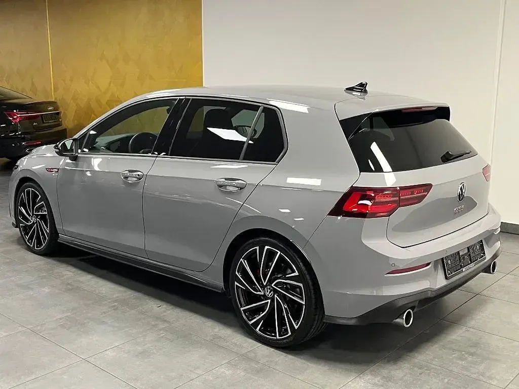 Gebraucht VW Golf VIII GTI 245 PS (180 kW) 2022 Grau Limousine