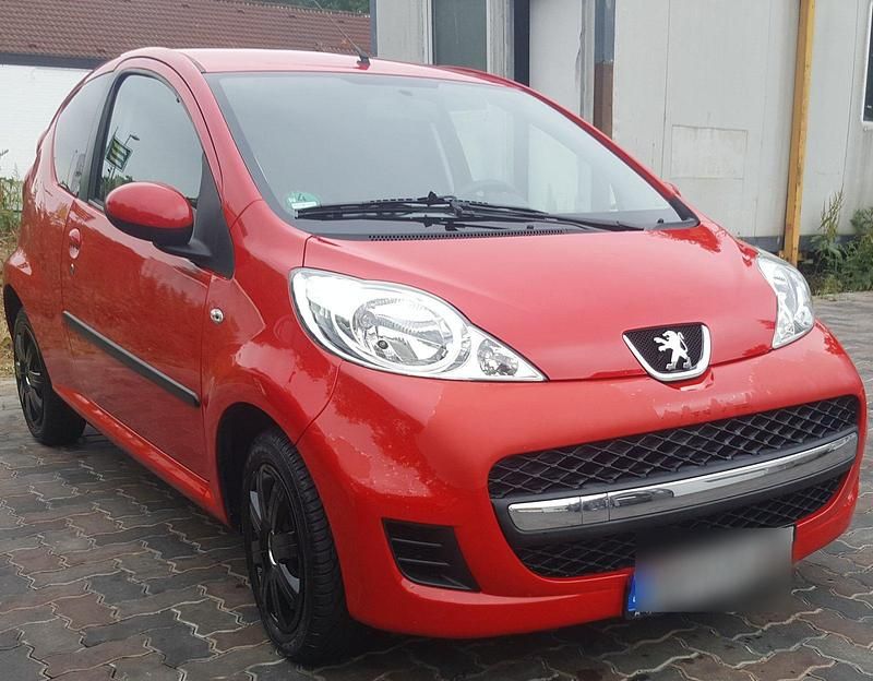 Rot Gebraucht 2009 Peugeot 107 Kleinwagen | 549 € (Superpreis) - Bild 1/4