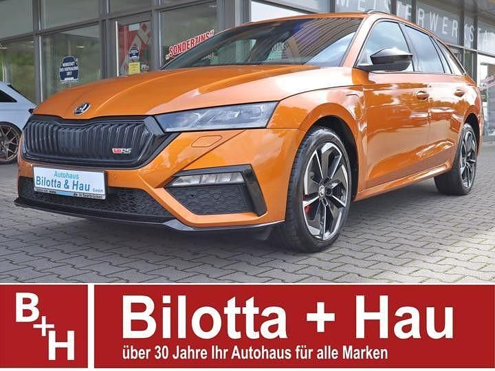 Phoenix orange metallic Gebraucht 2023 Skoda Octavia RS Kombi | 36.900 € - Bild 1/4