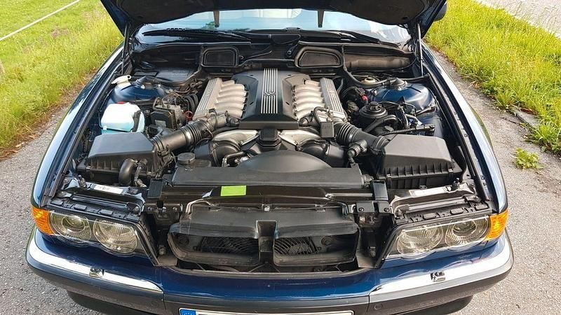 Gebraucht BMW 750 326 PS (239 kW) 2000 Blau Limousine