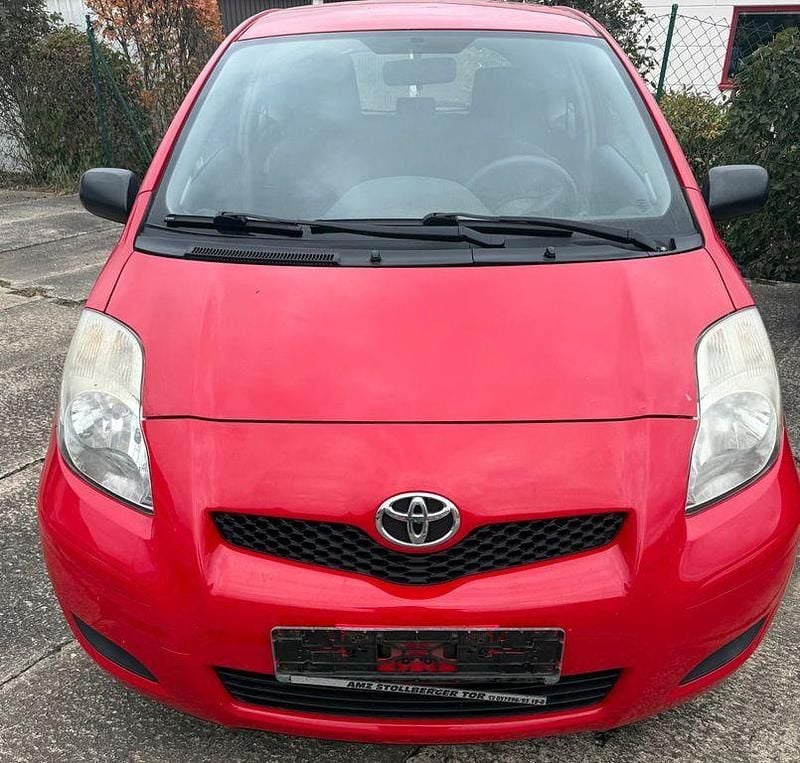 Rot Gebraucht 2010 Toyota Yaris Basis Kleinwagen | 1.300 € (Superpreis) - Bild 1/4