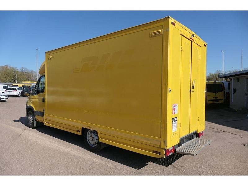 Second-hand Iveco Daily 106 CP (77 kW) 2013 Galben Van