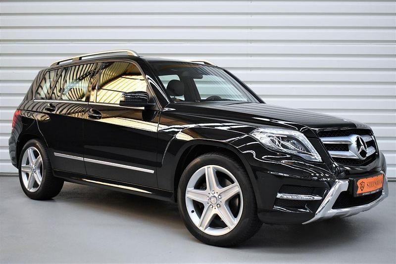 Schwarz Gebraucht 2012 Mercedes GLK350 Sport SUV | 32.990 € - Bild 1/4