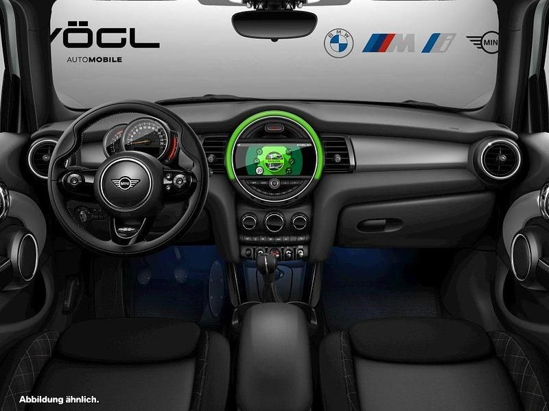 Gebraucht Mini Cooper Chili 136 PS (100 kW) 2019 White silver Kleinwagen