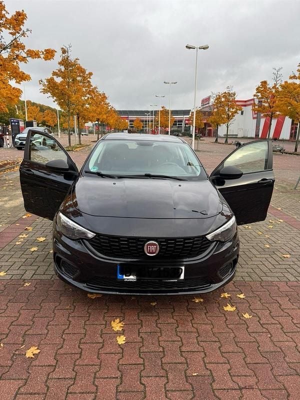 Schwarz Gebraucht 2020 Fiat Tipo Mirror Kombi | 8.400 € (Guter Preis) - Bild 1/4