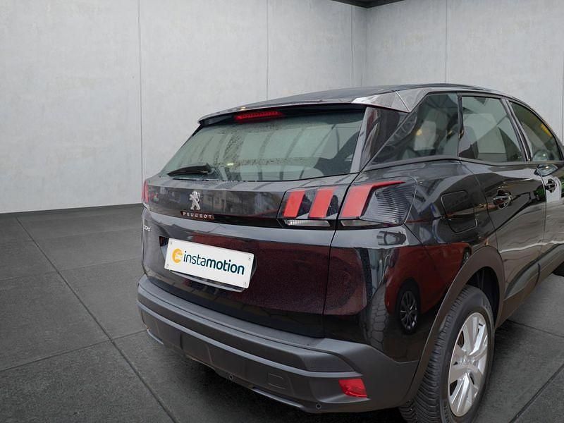 Gebraucht Peugeot 3008 131 PS (96 kW) 2023 Schwarz Van / Kleinbus