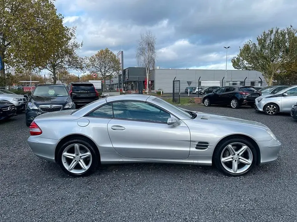 Gebraucht Mercedes SL350 245 PS (180 kW) 2003 Brillantsilber  metalliclack Cabrio