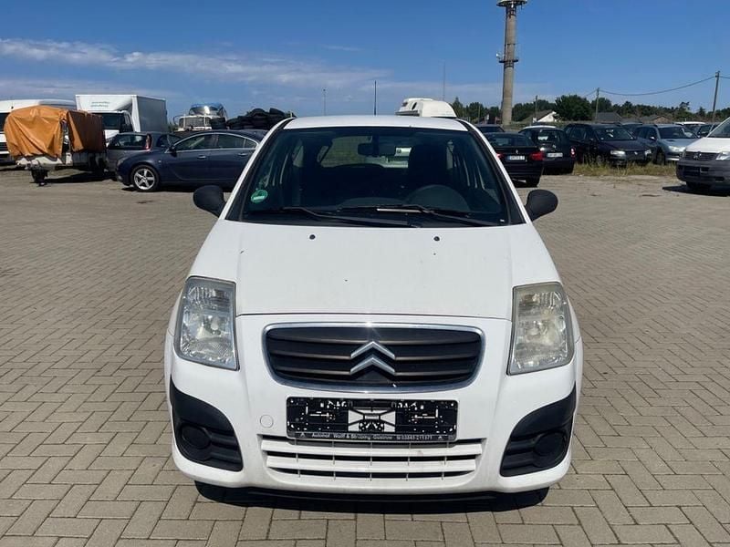 Weiß Gebraucht 2009 Citroën C2 Tonic Kleinwagen | 850 € (Guter Preis) - Bild 1/4