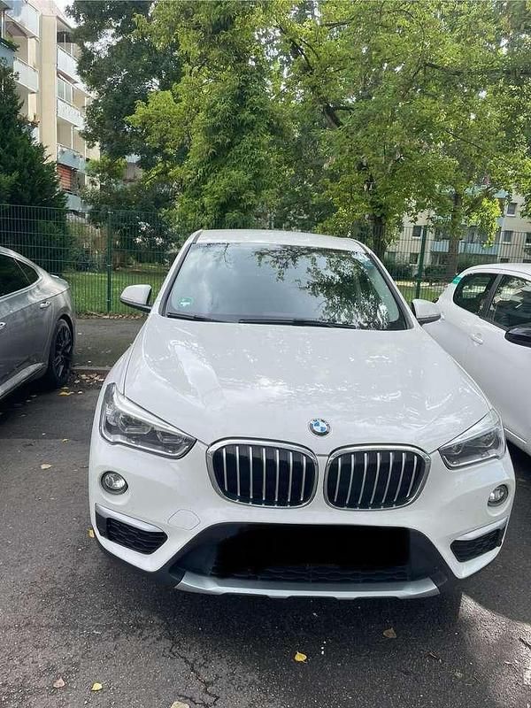 Weiß Gebraucht 2016 BMW X1 xLine SUV | 12.900 € (Superpreis) - Bild 1/4