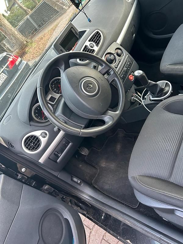 Gebraucht Renault Clio IV 75 PS (55 kW) 2012 Schwarz Kleinwagen