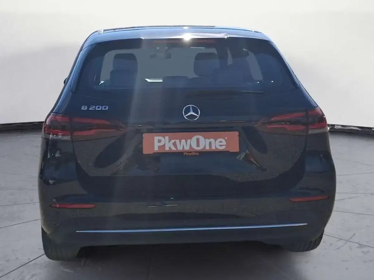 Gebraucht Mercedes B200 Style 163 PS (119 kW) 2021 Schwarz Kleinwagen