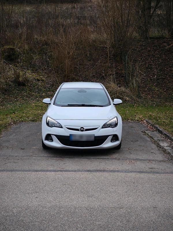 Gebraucht Opel Astra GTC 194 PS (142 kW) 2014 Weiß Coupé