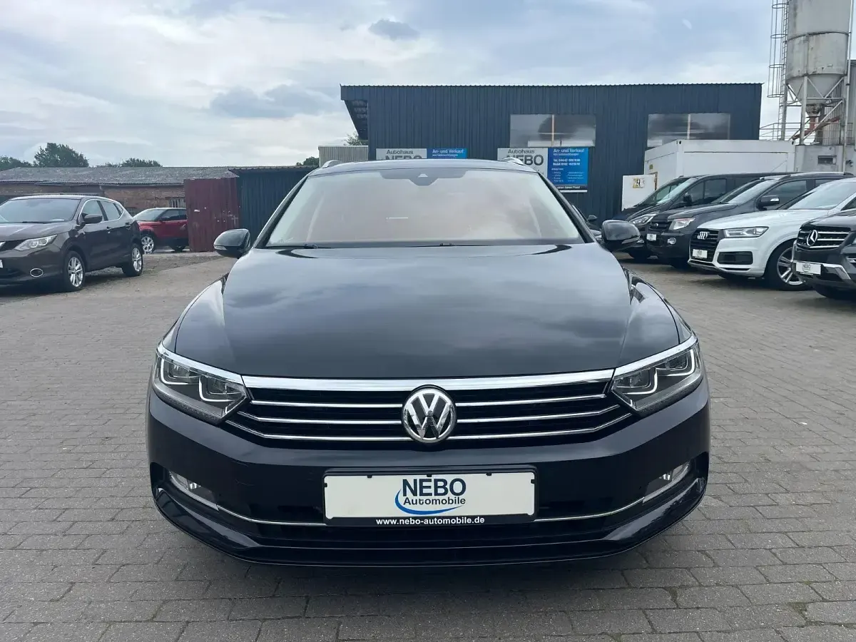 Gebraucht VW Passat Business 150 PS (110 kW) 2018 Schwarz Kombi