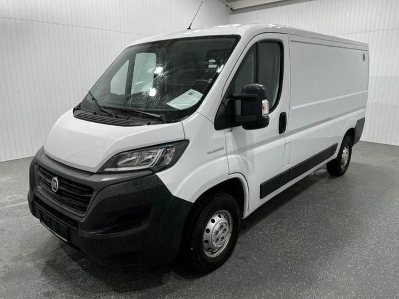 Weiss Gebraucht 2020 Fiat Ducato 33 S Van | 20.990 € (Fairer Preis) - Bild 1/4