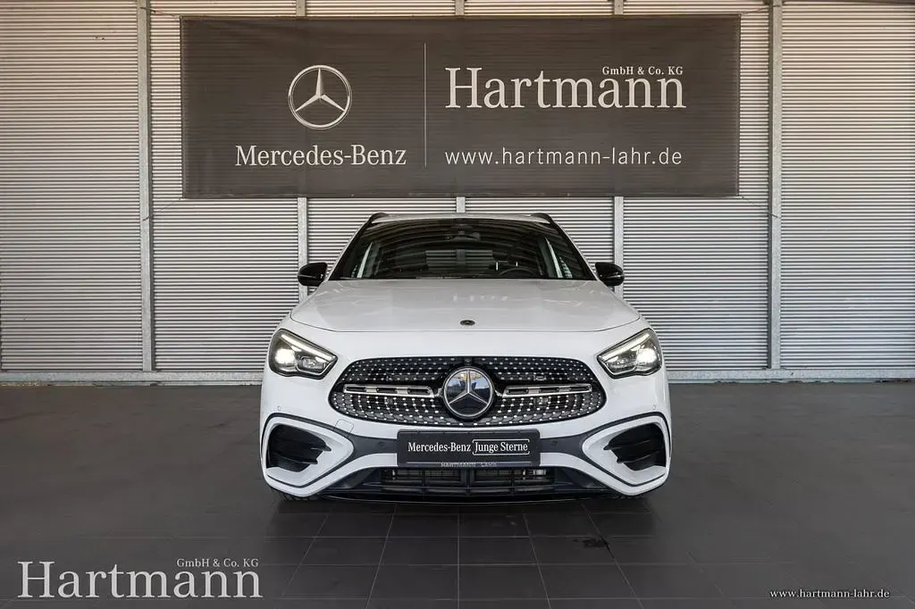 Gebraucht Mercedes GLA180 AMG 136 PS (100 kW) 2025 Polarweiß SUV