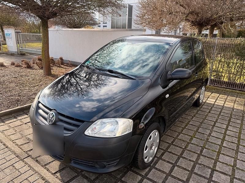 Gebraucht VW Fox 54 PS (39 kW) 2006 Schwarz Kleinwagen