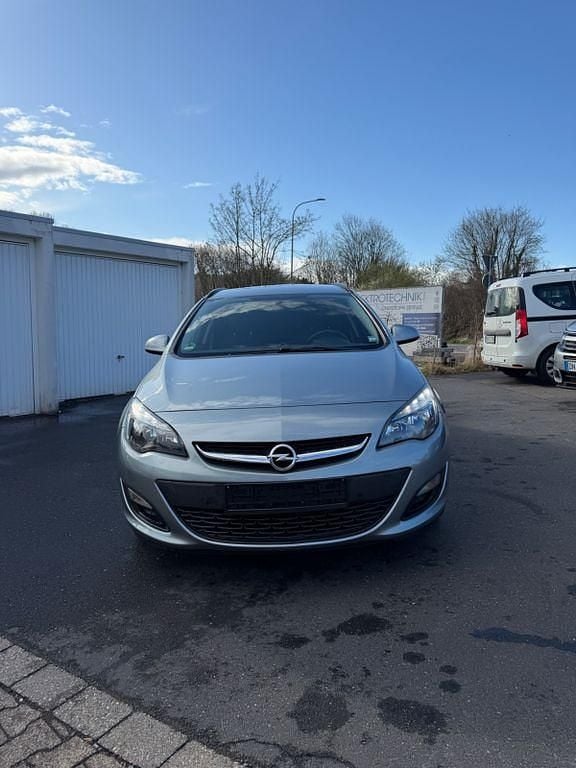 Gebraucht Opel Astra Energy 110 PS (80 kW) 2014 Silber Limousine
