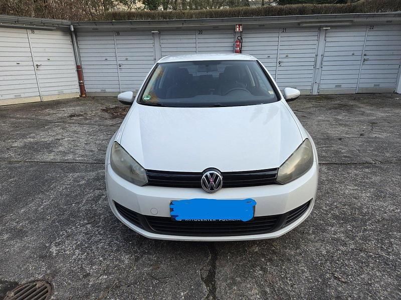 Gebraucht VW Golf VI 105 PS (77 kW) 2009 Weiß Kleinwagen