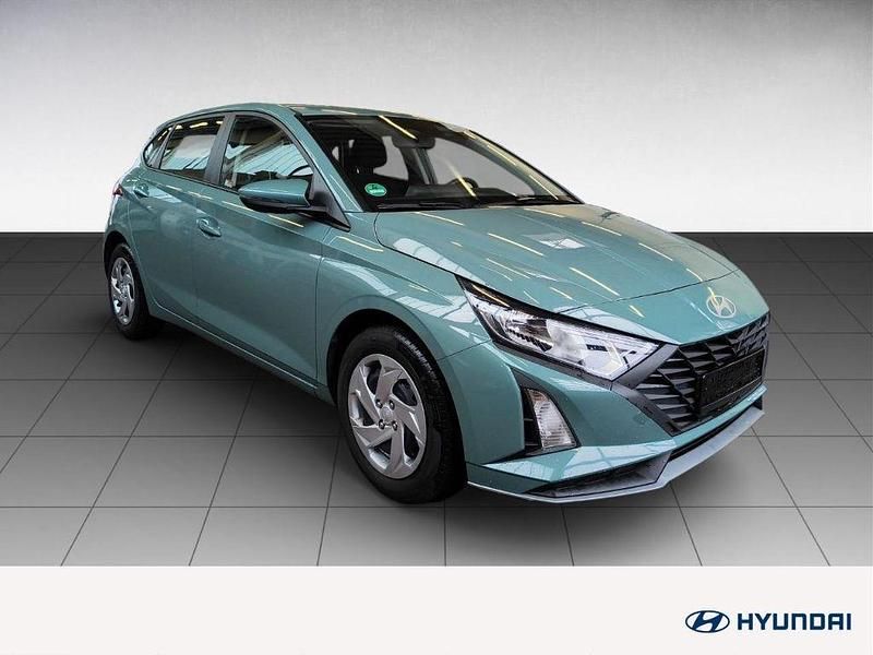 Gebraucht Hyundai i20 Select 79 PS (58 kW) 2025 Grün Limousine