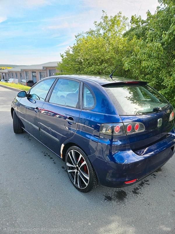 Second-hand Seat Ibiza 86 CP (63 kW) 2007 Albastru Hatchback