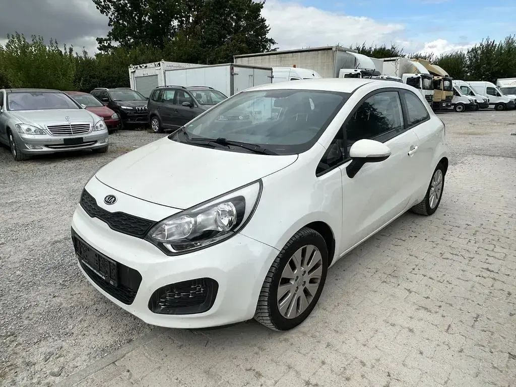 Gebraucht Kia Rio Edition 7 75 PS (55 kW) 2012 Weiß Kleinwagen