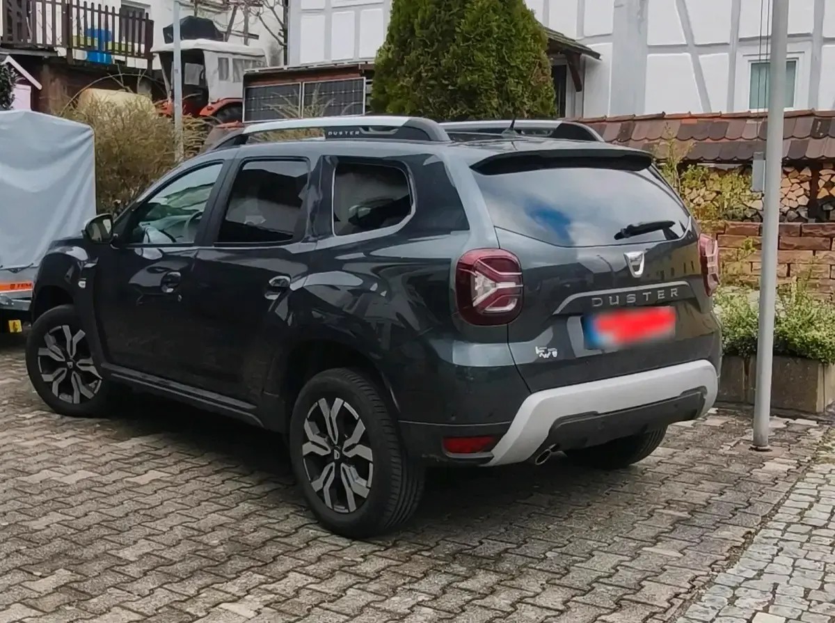 Używany Dacia Duster Prestige 150 KM (110 kW) 2022 Szary SUV