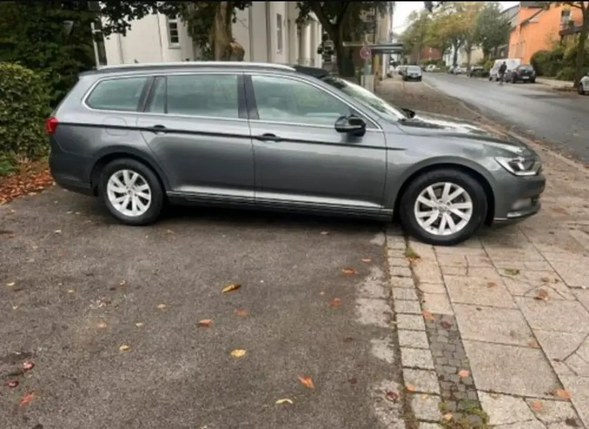 Gebraucht VW Passat 120 PS (88 kW) 2015 Grau Kombi