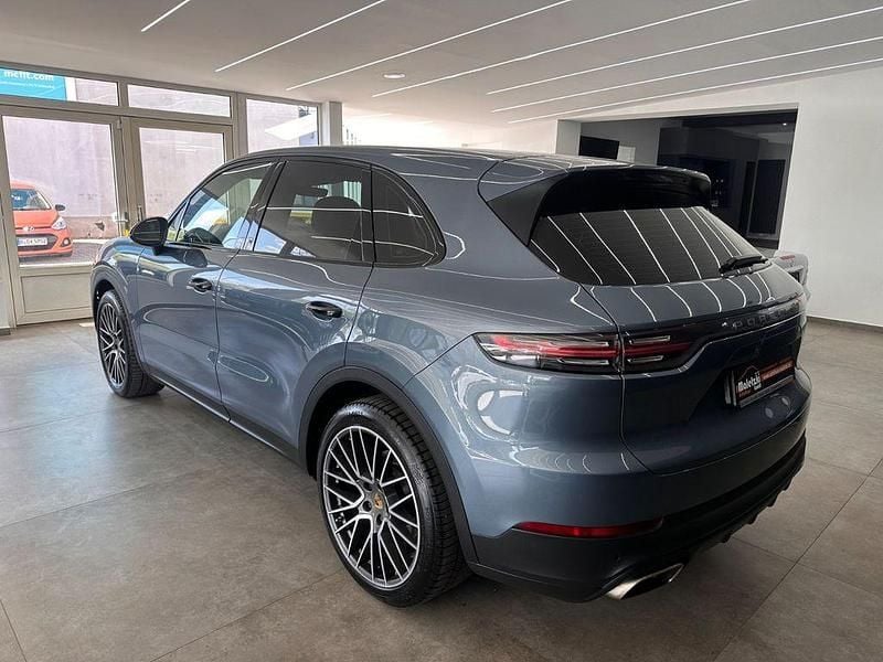 Second-hand Porsche Cayenne 340 CP (250 kW) 2018 Albastru SUV