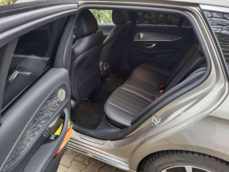 Gebraucht Mercedes E300 Exclusive 316 PS (232 kW) 2022 Beige Kombi