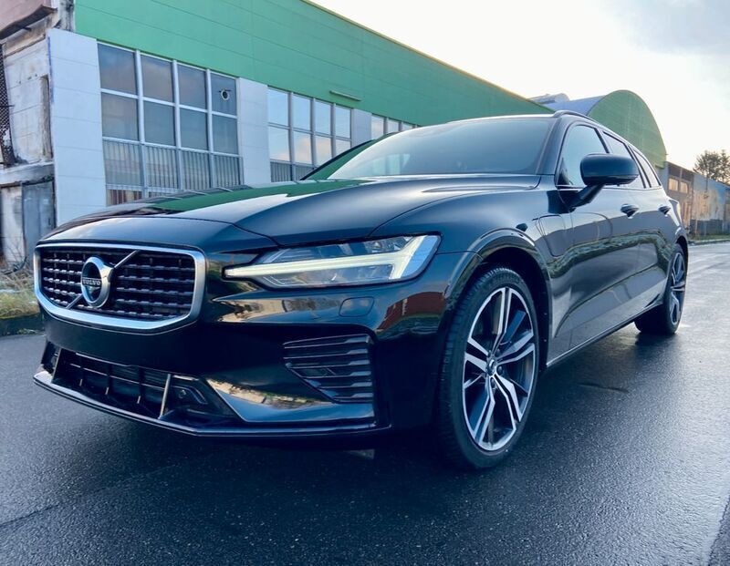 Schwarz Gebraucht 2020 Volvo V60 R-Design Kombi | 29.500 € (Superpreis) - Bild 1/4