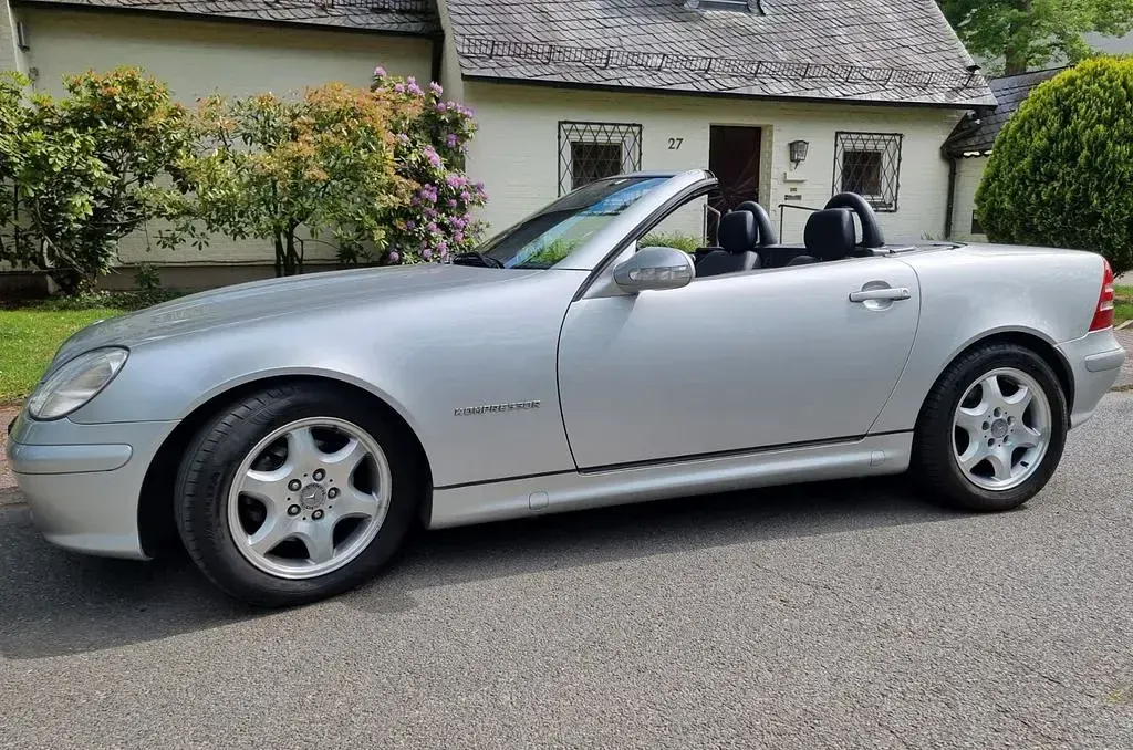 Gebraucht Mercedes SLK200 163 PS (119 kW) 2004 Silber Cabrio