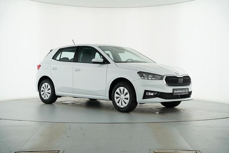 Neu Skoda Fabia Essence 80 PS (58 kW) 2026 Moonweiß perleffekt Kleinwagen