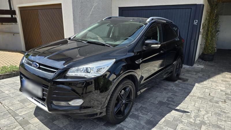Schwarz Gebraucht 2016 Ford Kuga SUV | 9.999 € (Fairer Preis) - Bild 1/4