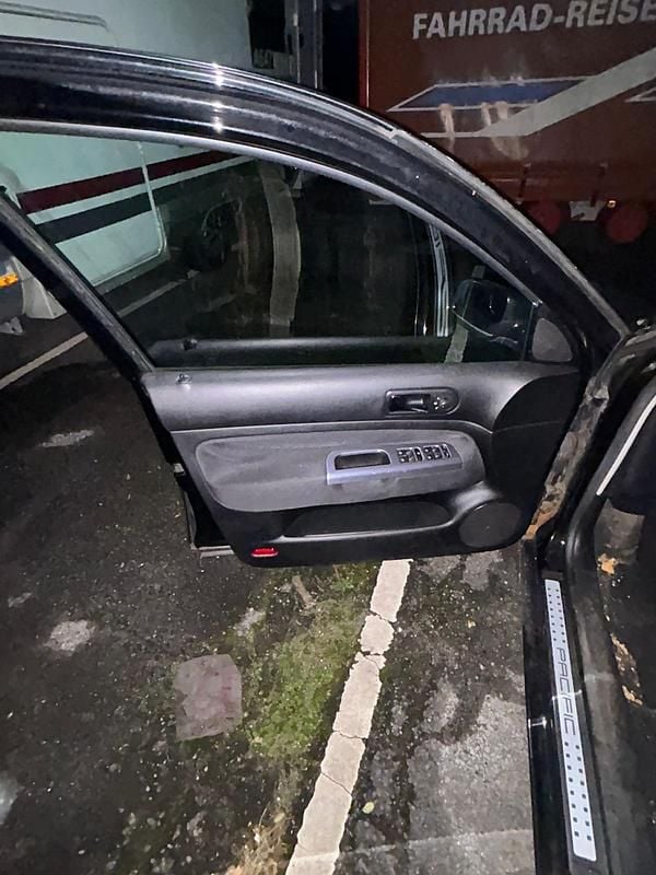 Gebraucht VW Golf IV 105 PS (77 kW) 2003 Schwarz Kleinwagen