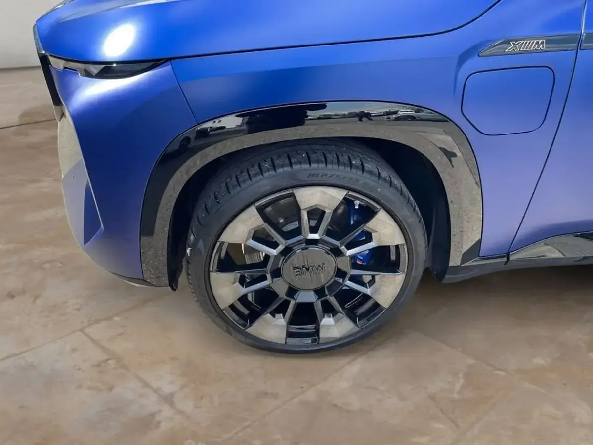 Używany BMW XM 653 KM (480 kW) 2025 Individual lack (preis laut SUV