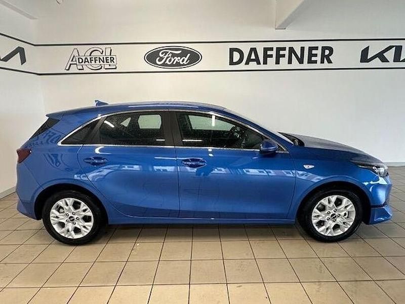 Gebraucht Kia Ceed Vision 101 PS (74 kW) 2024 Blau Kleinwagen