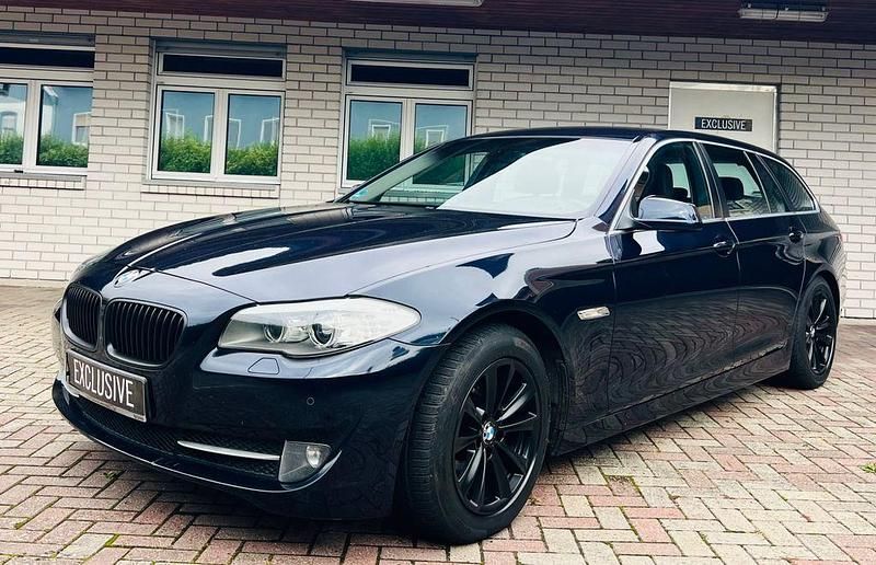 Blau Gebraucht 2011 BMW 520 Sport Line Kombi | 8.000 € (Fairer Preis) - Bild 1/4