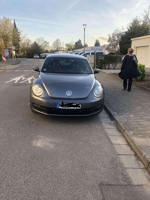 Gebraucht VW Beetle 140 PS (102 kW) 2012 Grau Kleinwagen