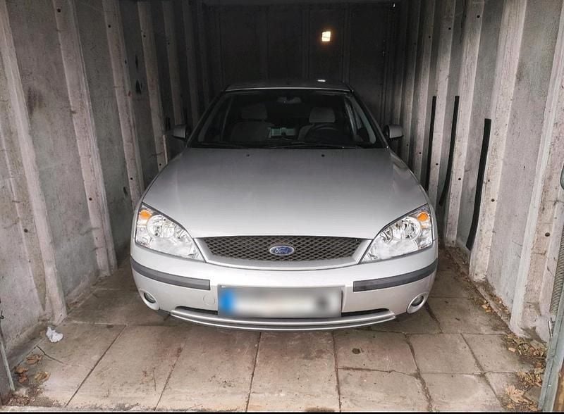 Gebraucht Ford Mondeo 146 PS (107 kW) 2001 Silber Limousine