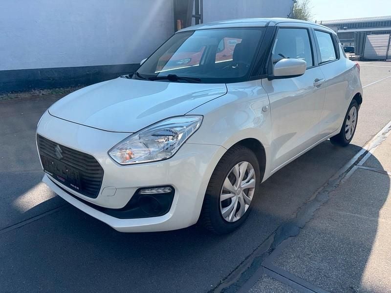 Gebraucht Suzuki Swift 90 PS (66 kW) 2017 Weiß Kleinwagen