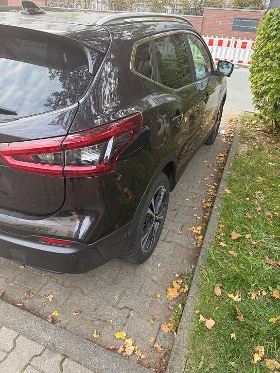 Braun Gebraucht 2018 Nissan Qashqai SUV | 12.680 € (Fairer Preis) - Bild 1/4