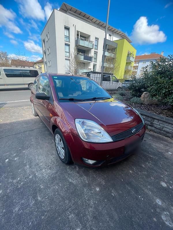 Gebraucht Ford Fiesta 75 PS (55 kW) 2003 Rot Kleinwagen