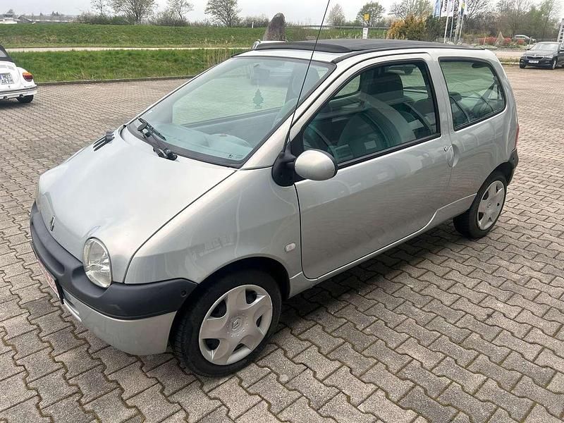 Second-hand Renault Twingo 75 CP (55 kW) 2004 Gri Hatchback